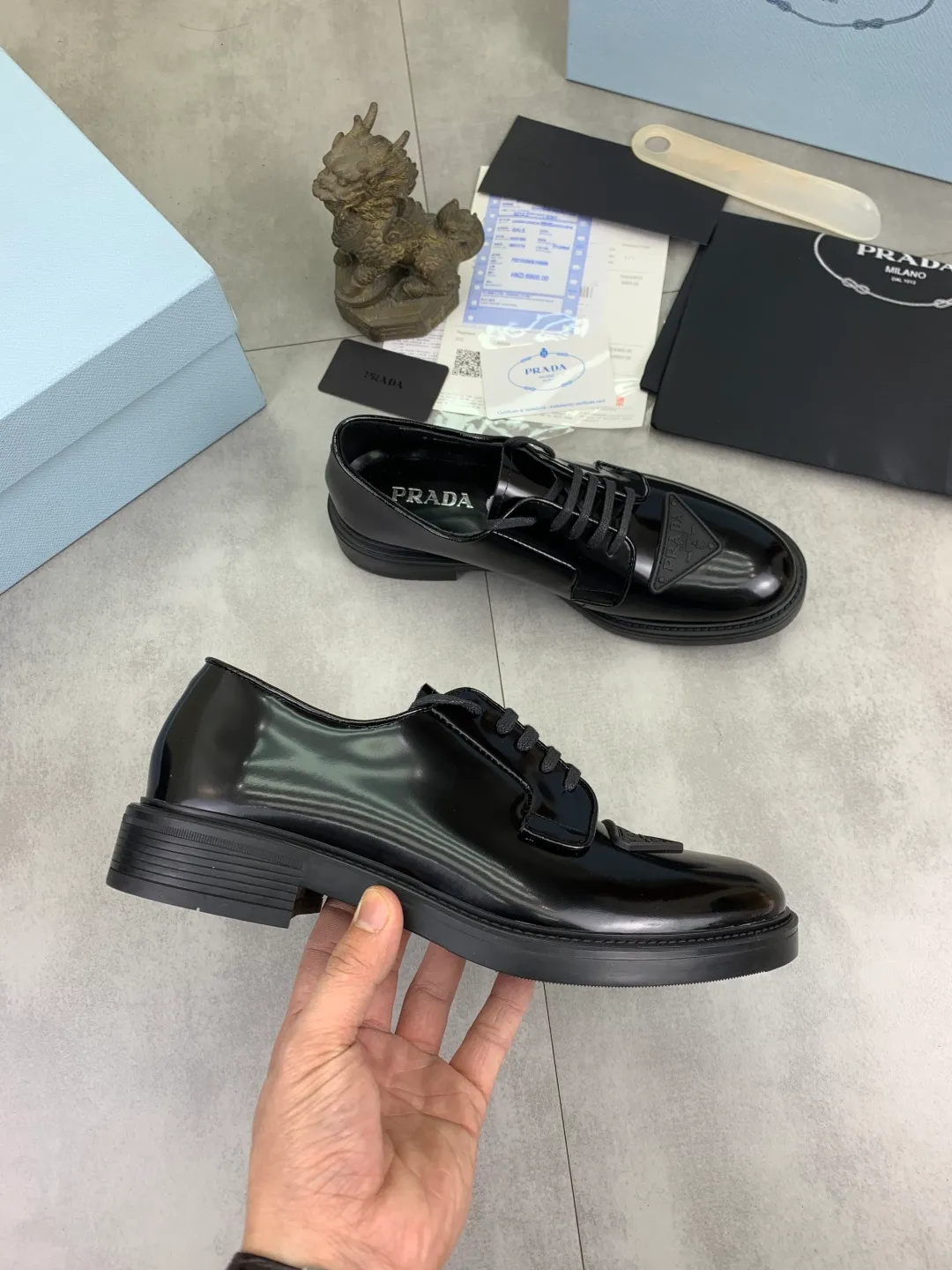 Men's Men's Shoes💰P640💰[New Style] High Quality Water-dyed Niuli 🆘[PRADA] Prada's latest casual business leather shoes for men! Listed simultaneously! The fabric is made of specially imported original calfskin, and the interior is made of imported water-dyed cowhide. It is absolutely luxurious and leads the fashion trend. High-end combination rubber outsole, size: 38-44 (45 and 46 can be customized) 3️⃣ colors available